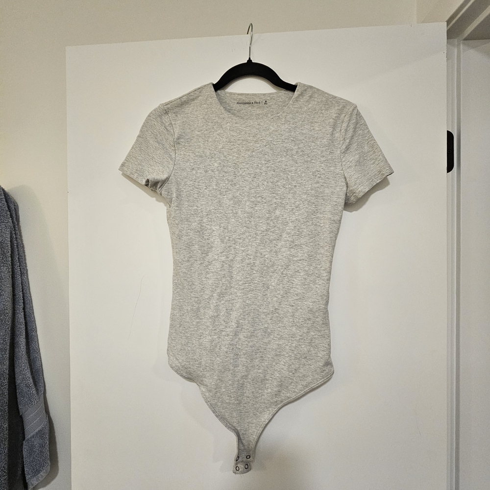 Abercrombie & Fitch Light Gray Tee